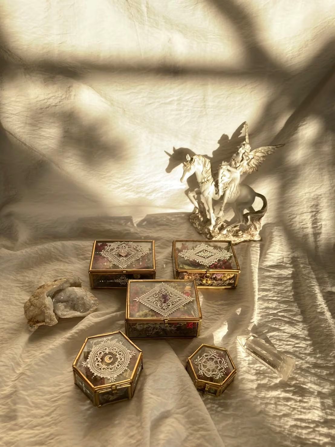 Henna-painted glass boxes